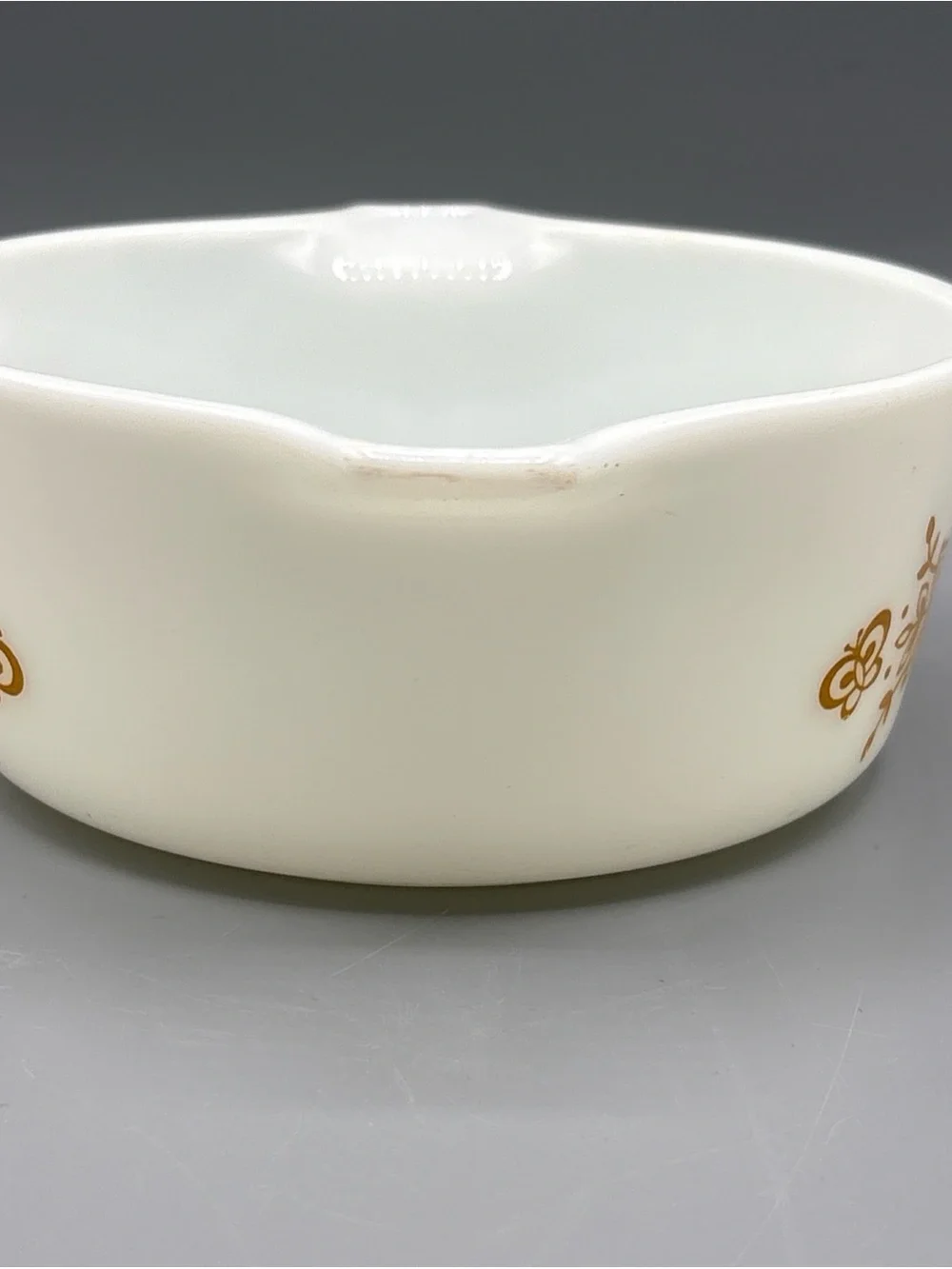 Vintage Pyrex 472 Casserole 1 1/2 Pint Butterfly Gold NO LID